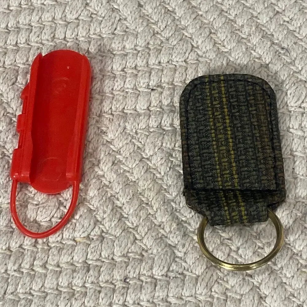 Vintage Keychain Lot 70s 80s Novelty Flocked Frogs Spiral Coil New Holland